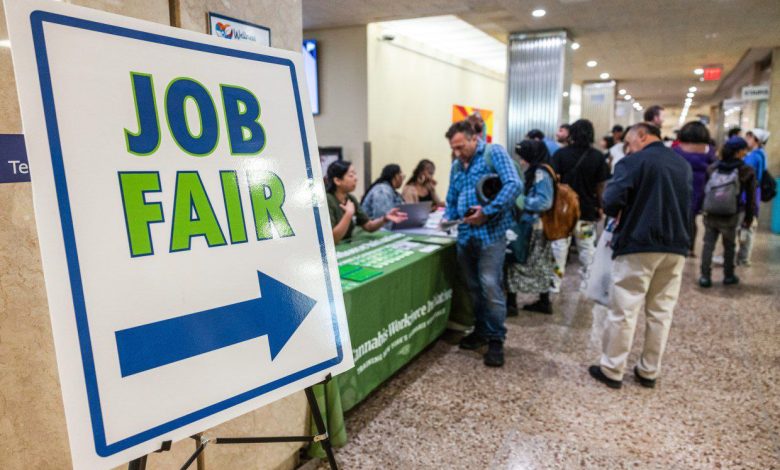 رشد اشتغال آمریکا با جهش نرخ بیکاری همراه شد؛ سیگنال‌های متناقض از اقتصاد آمریکا