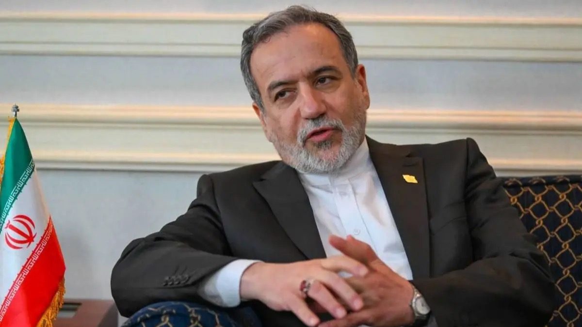 عراقچی: سفر تخت روانچی به عمان برای گفت‌وگوهای سیاسی است