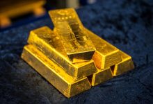 افت قیمت طلا در پی رشد دلار و کاهش احتمال کاهش نرخ بهره آمریکا