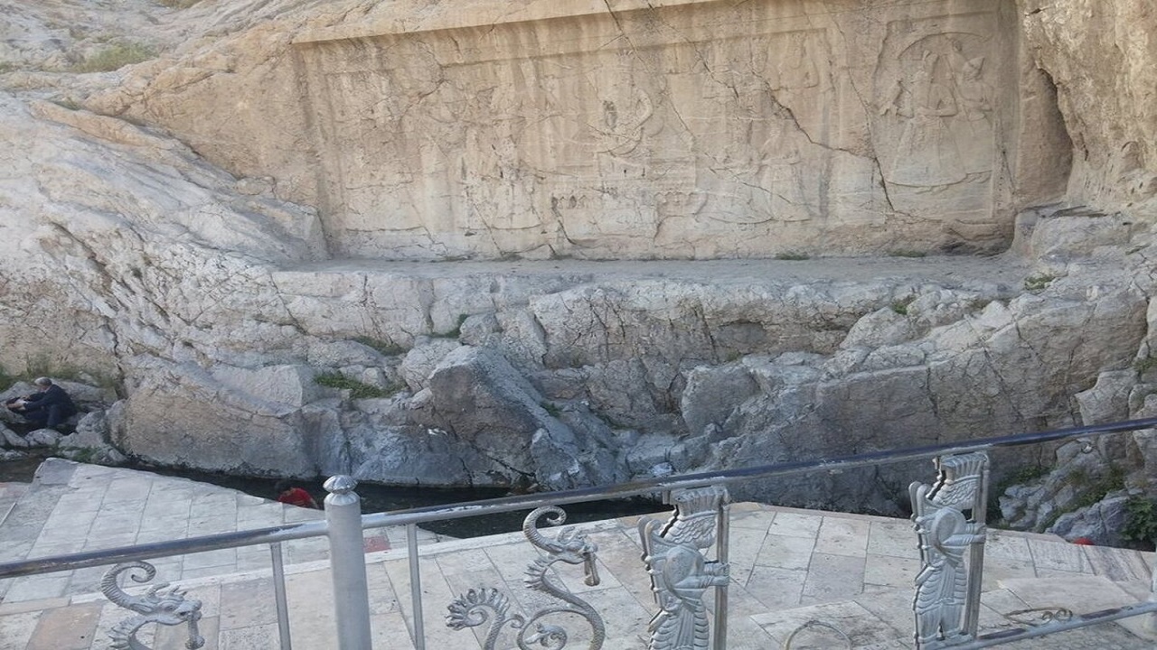 در آستانه احیا