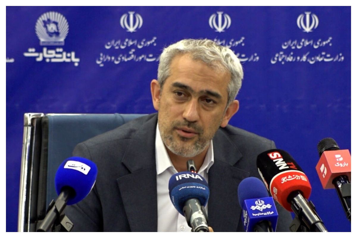 مدنیزاده: محدودیتهای ارزی برای فعالان مناطق آزاد کاهش مییابد