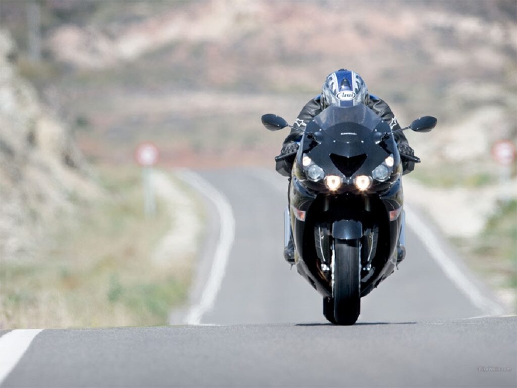 تردد موتورسیکلتهای سنگین در معابر عمومی ممنوع است