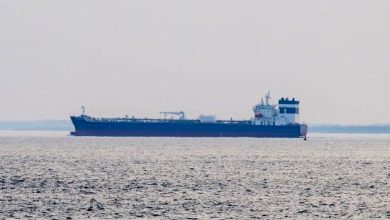 سکوت امارات درباره حادثه دریایی؛ رویترز از تغییر مسیر نفتکش به سمت ایران خبر داد