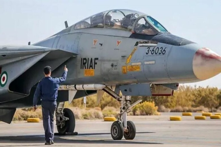 پرواز جنگنده‌ها