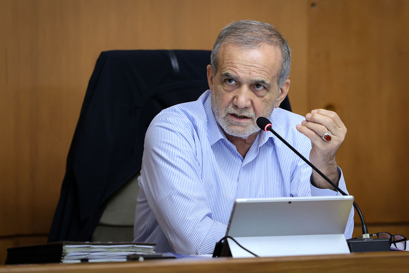 پزشکیان: دولت هزینهساز است و تورم ناشی از بزرگ شدن دولت است