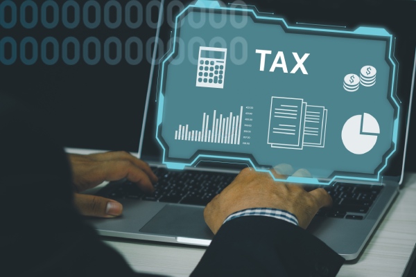 چگونه صورت‌حساب الکترونیک می‌تواند به عدالت مالیاتی در کشور کمک کند؟