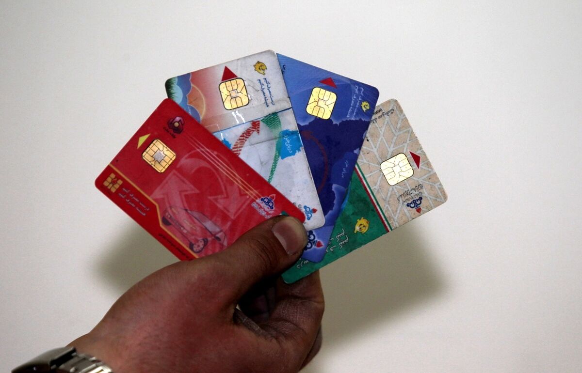 انتقال سهمیه بنزین به کارت بانکی جایگزین حذف کارت سوخت می‌شود؟