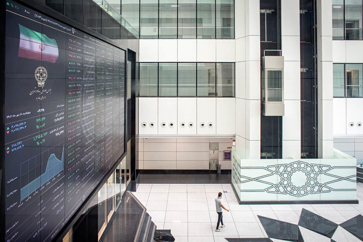 شاخص کل بورس پس از صعود صبحگاهی، ۹ هزار واحد ریزش کرد
