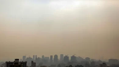 ادامه آلودگی هوا در تهران تا ظهر دوشنبه؛ بارش باران و برف در راه است