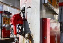 افزایش قیمت بنزین فعلاً متوقف شد