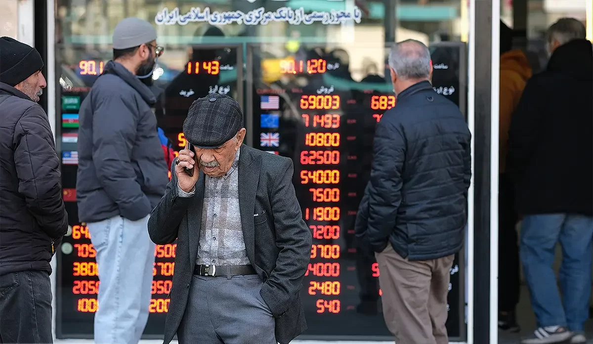 دلار در مسیر صعودی؛ افزایش نرخ ارز با چه عواملی هدایت میشود؟