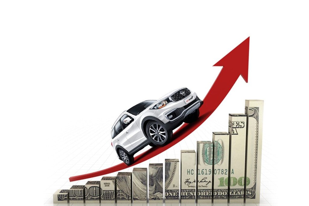 ۱. بازار خودرو وارد کورس جنون‌آمیز شد؛ قیمت‌ها از دلار هم سبقت گرفتند