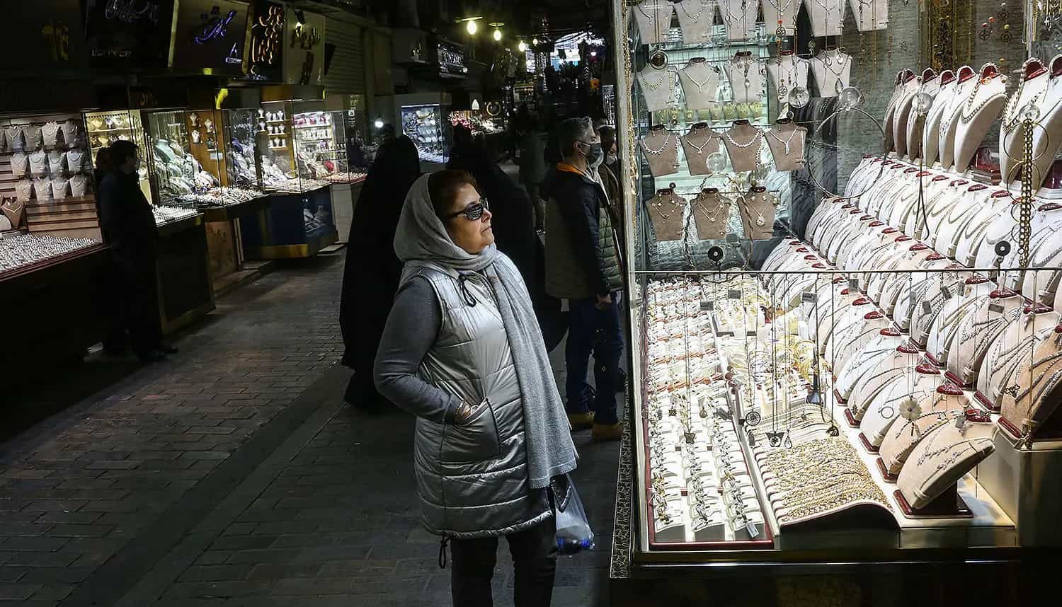 طلا وارد فاز هشدار شد؛ بازار از خریدهای سنگین عقب نشست