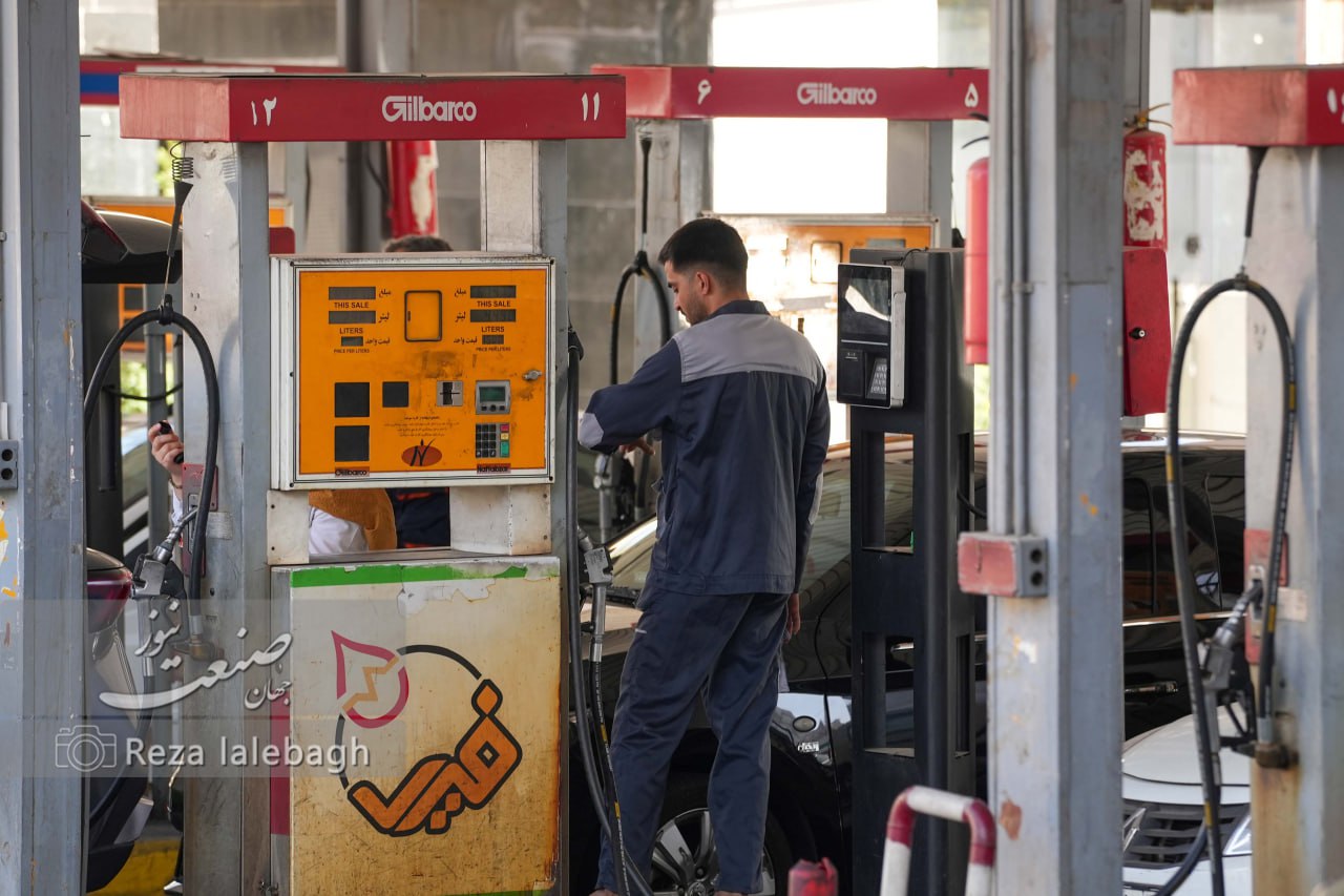 کارت ملی و پول نقد