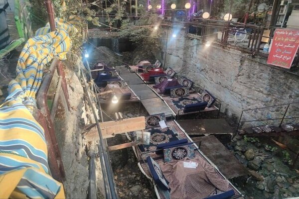 تختها و سازههای غیرمجاز در بستر رودخانه دربند به همکاری پلیس جمعآوری شد