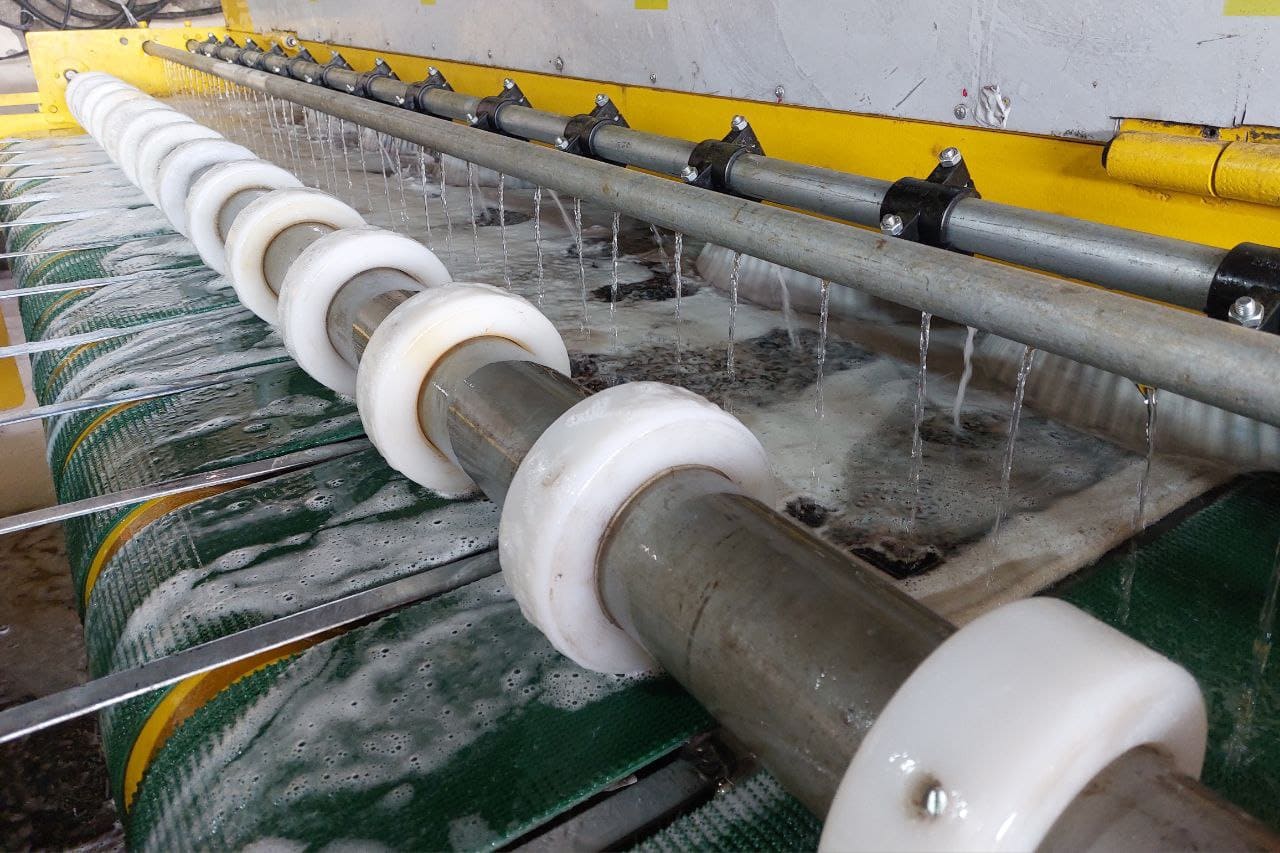 جدیدترین دستگاه قالیشویی در قالیشویی سروش