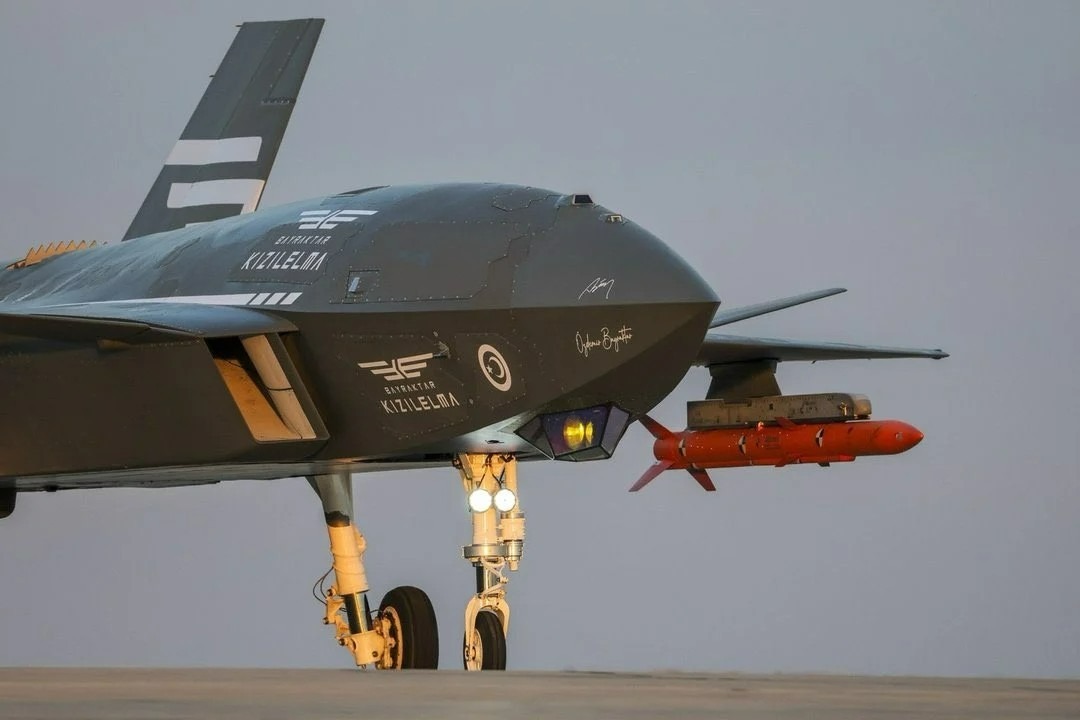 جنگنده قزل‌الما