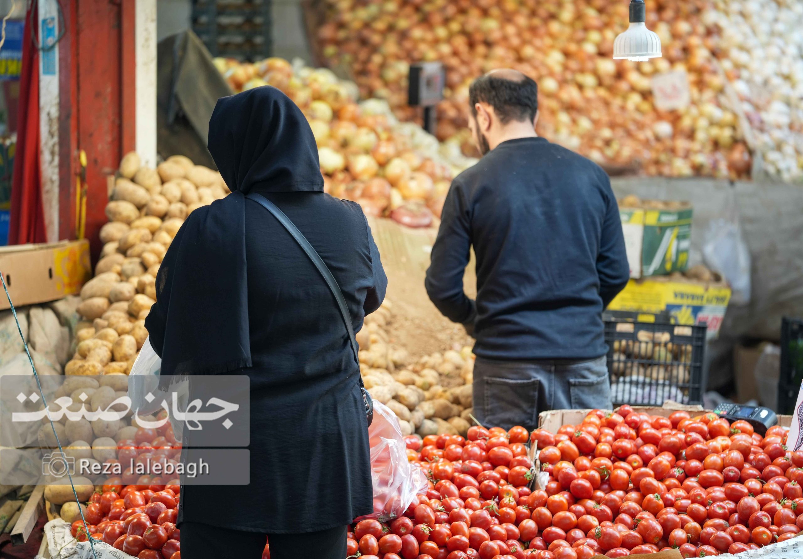 خرید_+_کالا_اساسی_+_مردم_+_بازار_+_اقتصاد_+_معیشت_+_تره_بار_+_گوجه (13)