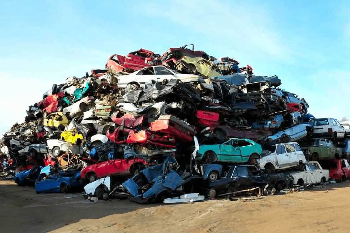 خودروهای فرسوده در مسیر خروج ۳۵۰ هزار دستگاه اسقاط شد