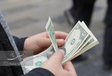 دلار از کانال ۱۴۳ عقب‌نشینی کرد؛ نوسان امروز ناشی از چه بود؟