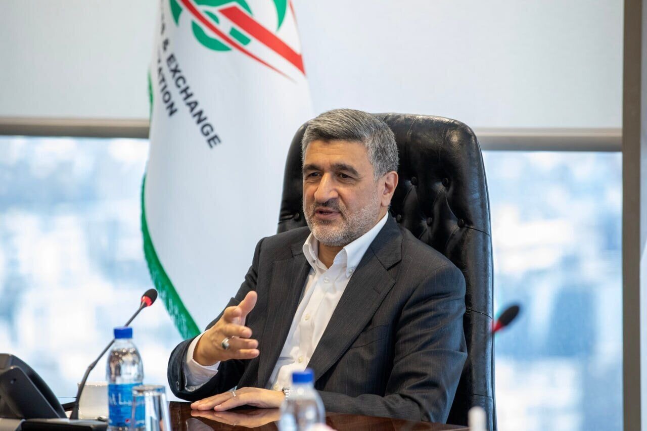 بازنشستگی رئیس بورس با اذن رهبری حل شد؛ بازار سرمایه آرام گرفت