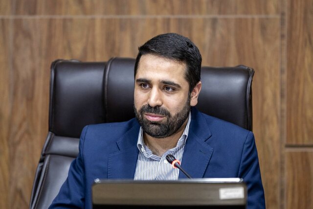 رئیس مرکز ملی فضای مجازی: فضای مجازی “رها” است و قانون می‌خواهد!