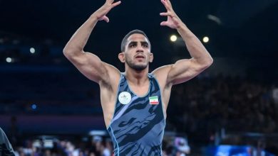 رحمان عموزاد: قهرمان کشتی آزادکار سال ۲۰۲۵ جهان