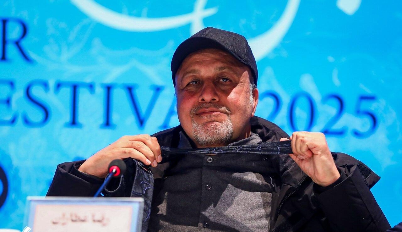 رضا عطاران که امروز دچار یک تیک عصبی شده و راهی بیمارستان شده بود، به گفته علی سرتیپی، بهبود یافته و امشب از بیمارستان مرخص خواهد شد. وی حال عطاران را خوب بیان کرد. صبح امروز رسانهها اعلام کردند که رضا عطاران راهی بیمارستان شده است.