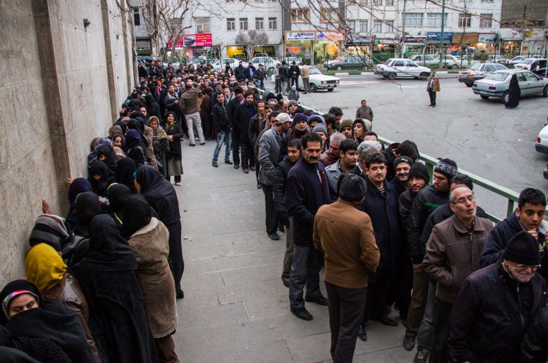 تقاطع بحران‌ها؛ 90 میلیون ایرانی قربانی رانت‌خواری یک نفر