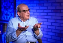 هشدار صریح عباس عبدی: ساختار قدرت با «دوستان تندرو» بی‌نیاز از دشمن است