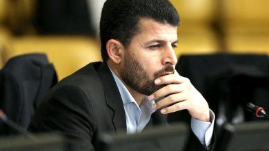 ۲. مجلس قفل ارز ترجیحی را شکست؛ سرمایه ۱۰ میلیارد دلاری مستقیماً در سفره‌ها