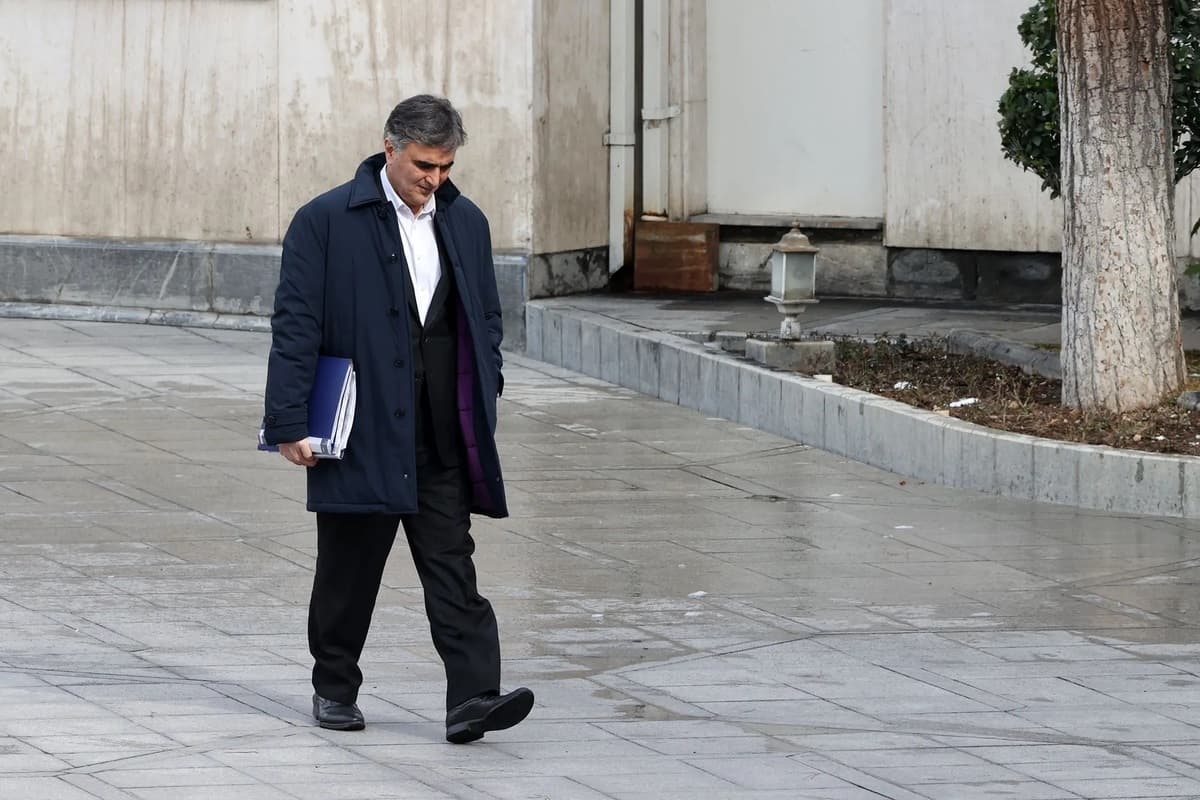 آیا فرزین از مدیریت بانک مرکزی کنار می‌رود؟