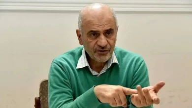 فرشاد مومنی در بخش مراقبتی