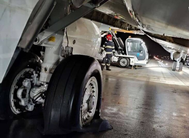 فرودگاه امام