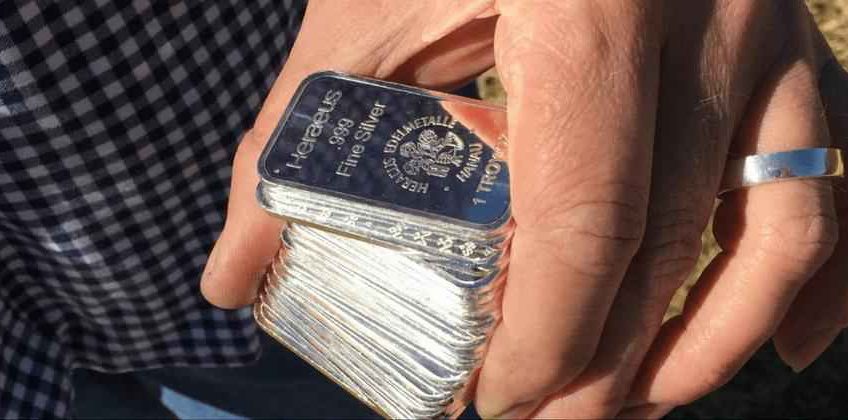 نقره به ۲۰۰ دلار می‌رسد: پیش‌بینی متعجب‌کننده کیوساکی برای آینده سرمایه‌گذاری