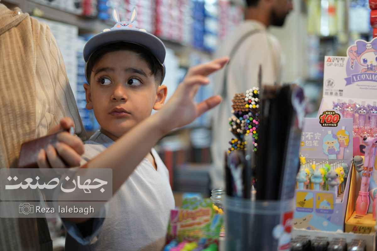 لوازم_تحریر+کودک+خرید+تحصیل+مدرسه+بازار+خانواده+مردم+مداد+نوشت_افزار+خرید