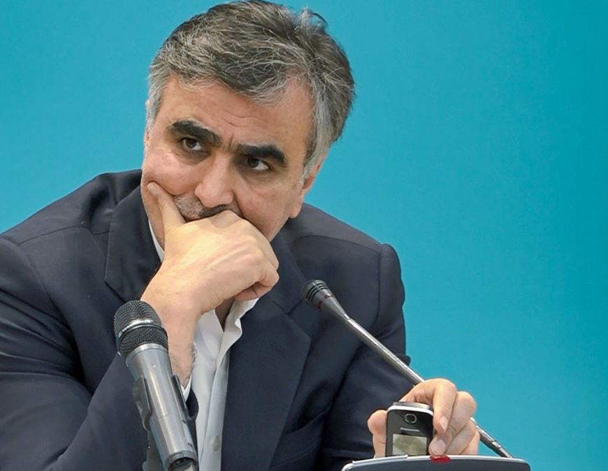 عضو اتاق بازرگانی مدعی شد: پزشکیان استعفای رئیس بانک مرکزی را پذیرفت