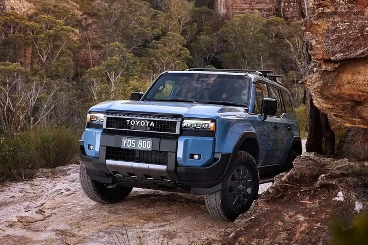 ۱. تویوتا پرادو ۵۲ هزار دلاری در ایران ۳۶ میلیارد تومان شد؛ ۵٫۷ برابر قیمت جهانی