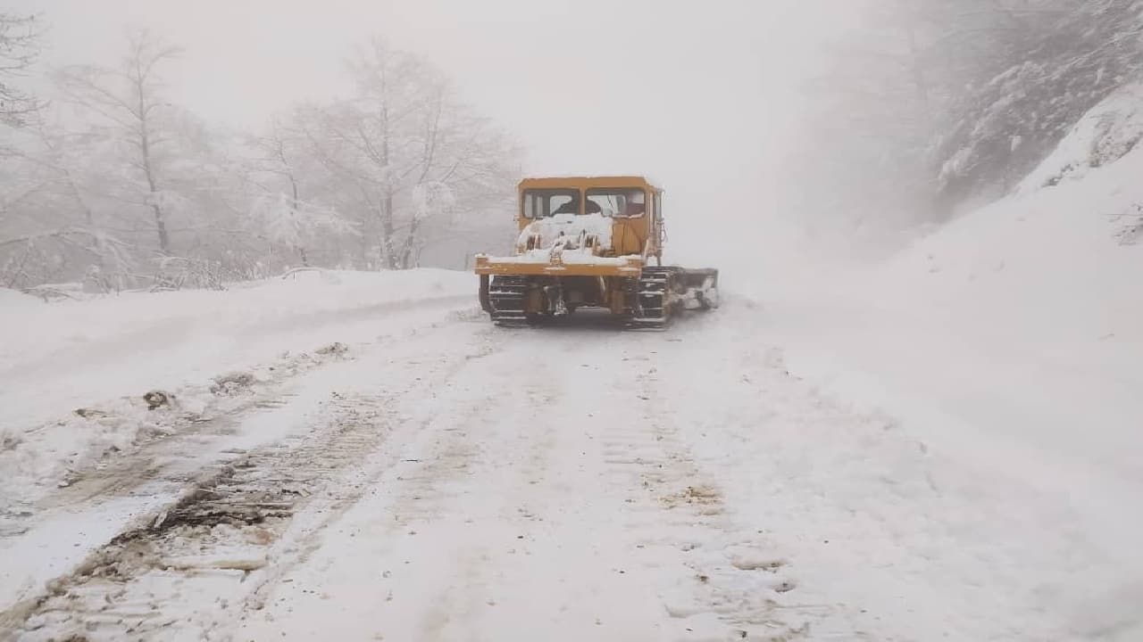 برف و کولاک در گیلان؛ مسیر پونل - خلخال و گردنه زندانه بسته شد