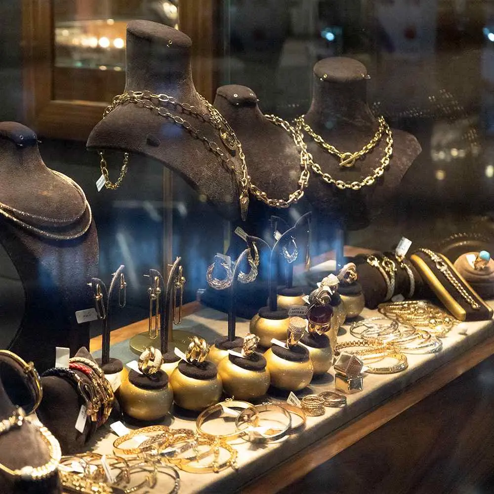 کادوی روز مادر چقدر خرج دارد؟ نگاهی به قیمت طلا و سکه