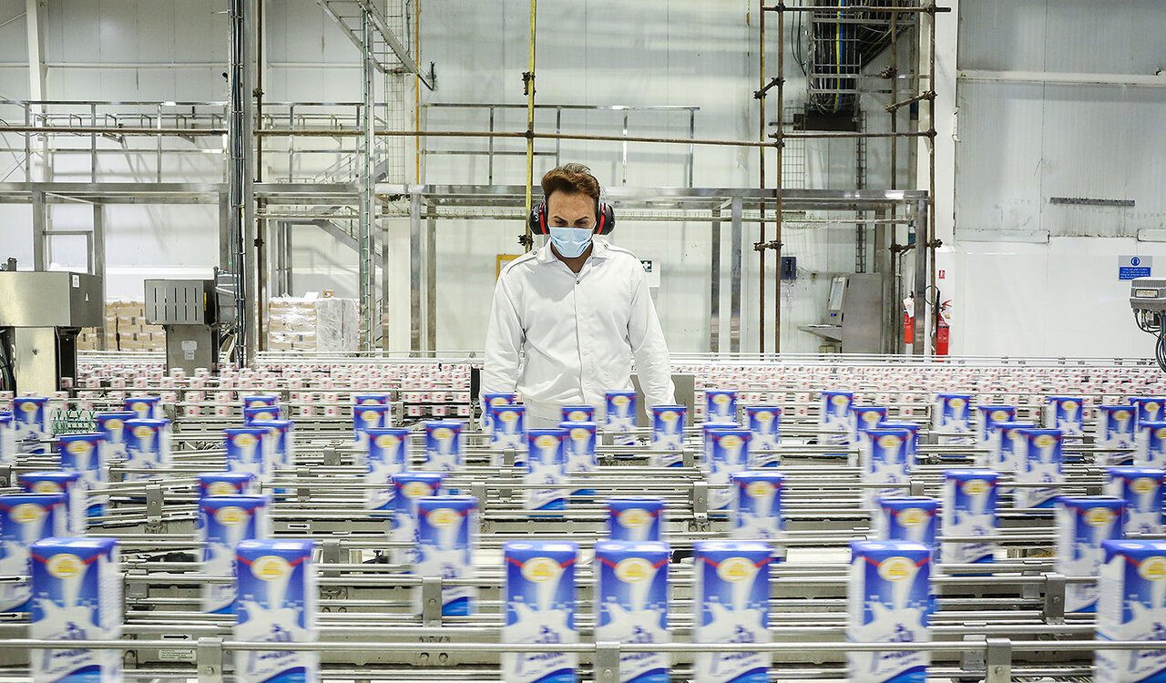 شیوع بیماری تب برفکی و گرانی نهادهها: عوامل اصلی افزایش قیمت لبنیات