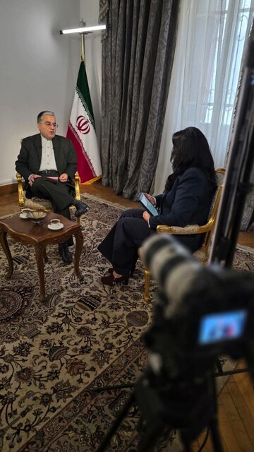 ایران از هیچ‌یک از حقوق مشروع خود عقب‌نشینی نمی‌کند