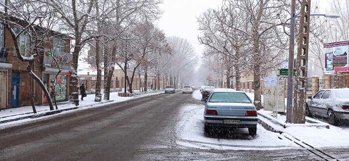 برف و کولاک راه ۱۰۰ روستای مراغه را بست
