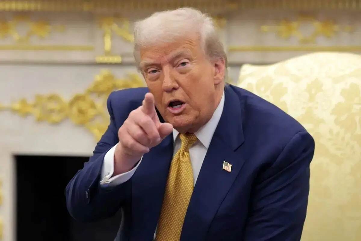 ترامپ دوباره دخالت کرد: از نزدیک اوضاع ایران را می‌بینیم