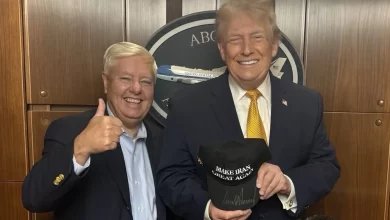 مداخله آشکار: رئیس‌جمهور آمریکا با کلاه "عظمت را به ایران برمی‌گردانیم" تهدید کرد