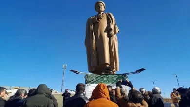 ماجرای سقوط مجسمه رئیسی در اردبیل