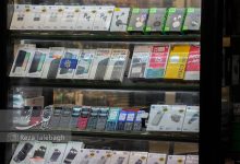 نوسانات دلار و تاثیر آن بر قیمت موبایل: پیش‌بینی افزایش شدید تا پایان سال