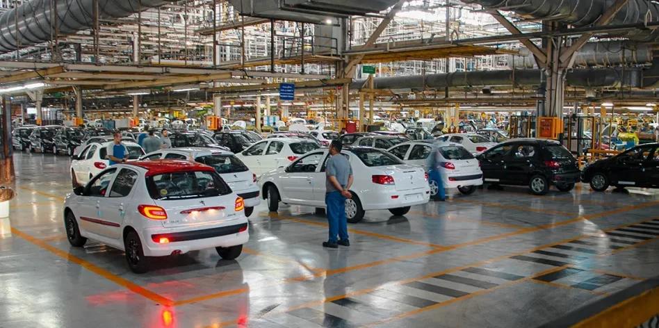 پیش‌بینی قیمت خودرو پس از تک‌نرخی شدن ارز؛ بازار در نقطه جوش