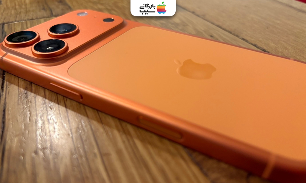 نمای نزدیک از لبه‌ها، فریم و پرداخت بدنه گوشی‌های پرچم‌دار اپل.