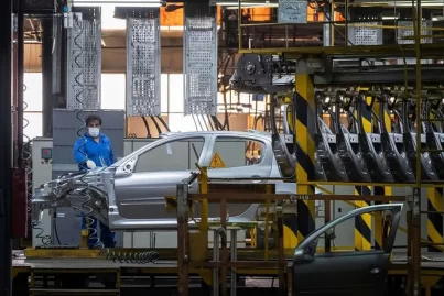 اقتدار دولت یا فرسودگی اقتصاد؟ | ایران‌خودرو؛ قربانی ناترازی حکمرانی اقتصادی